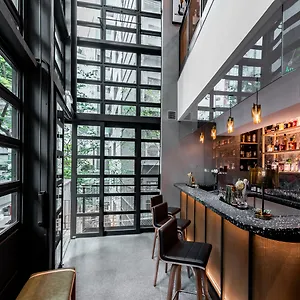 Ovolo ***** Hong Kong