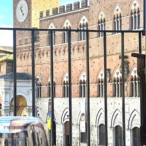 The Balcony - Affaccio Su Piazza Del Campo Siena