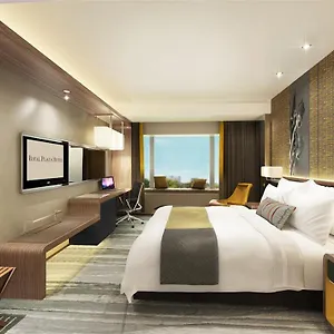5* Hotel Royal Plaza